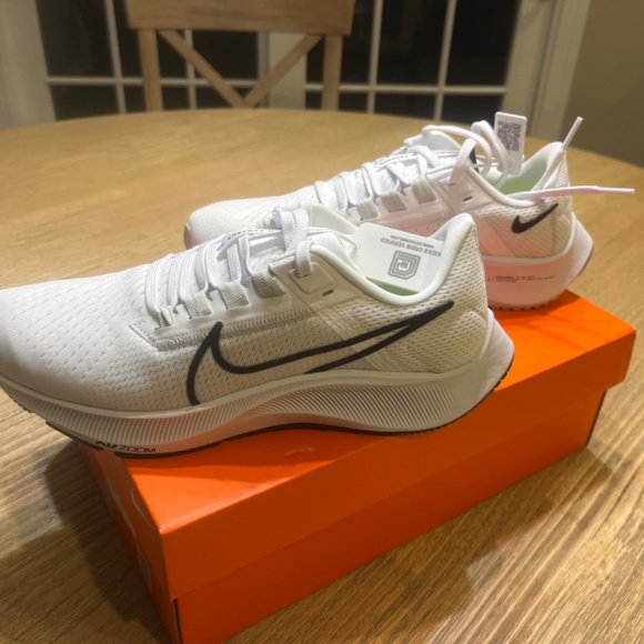 Nike Air Zoom Pegasus 38 \'White Black Pure Platinum\' CW7356-100 main image 10